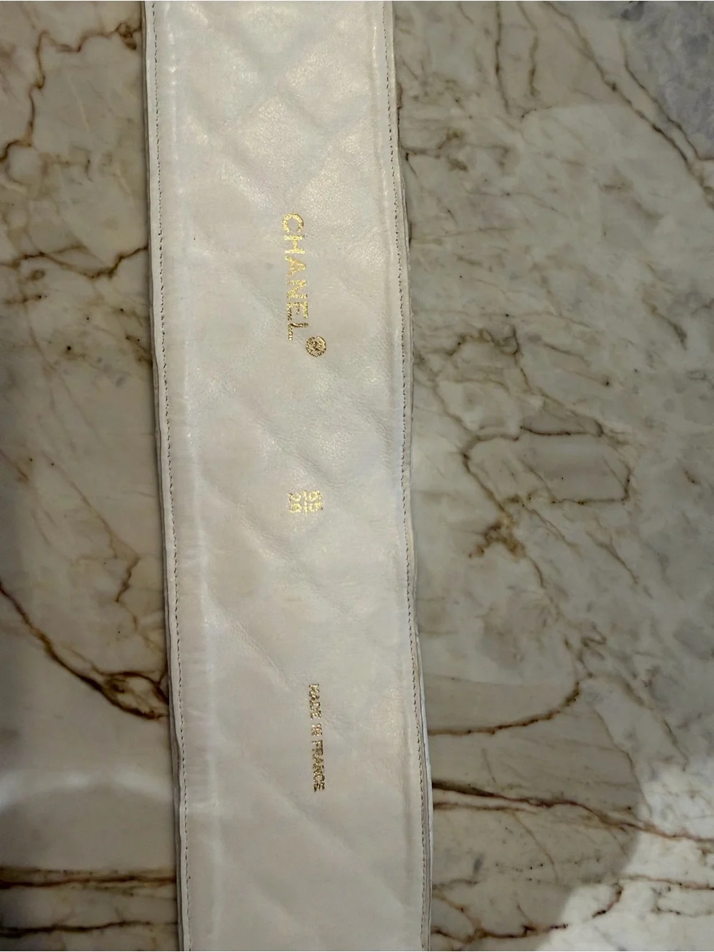 CHANEL White Quilted Leather Waist Belt with Gold CC Plaque